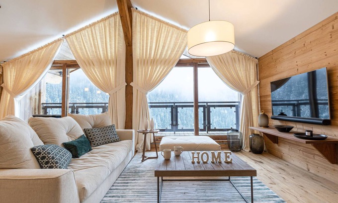 Courchevel Apartment | High-end apartment in Courchevel 1650 with garage, balcony, and WiFi
