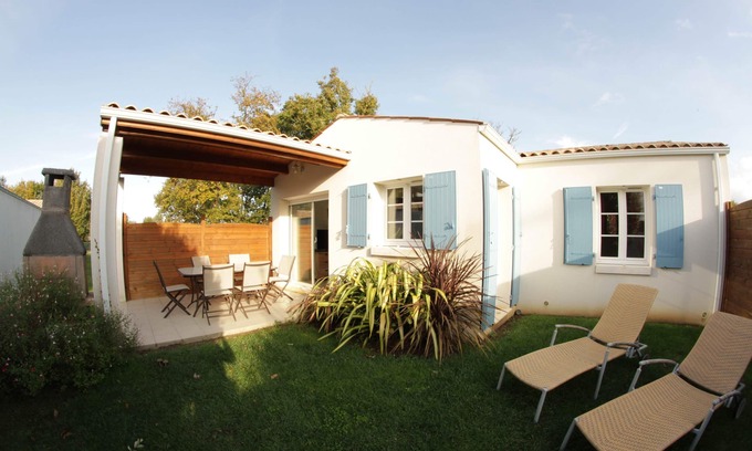 Dolus-d'Oleron Villa | High-end detached house, in a small village on the island of Oleron (Dolus d'Oleron au hamlet les Bardieres at 4 grande rue) in a charming property.