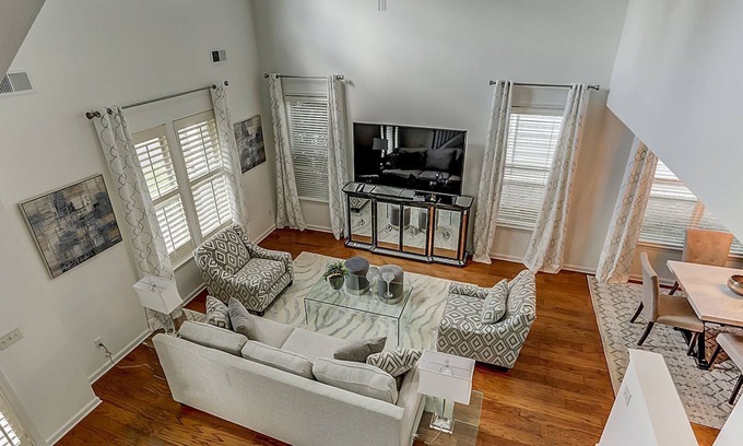 Memphis House | High End Mud Island Home