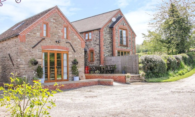 Ludwel House | HIGH GROVE, family friendly, character holiday cottage in Ludlow