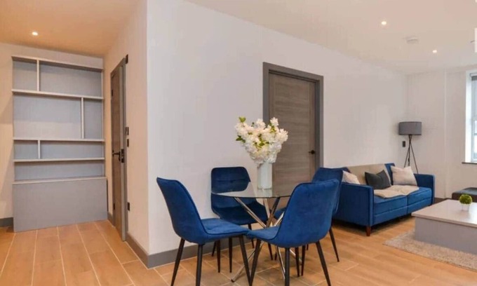 West Finchley Apartment | High Luxe Stay in London