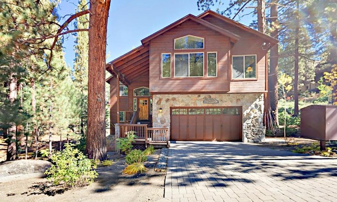 Montgomery Estates House | High Meadow Escape