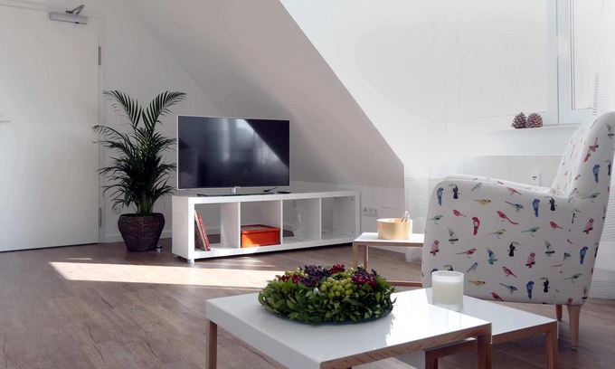 Solingen Apartment | High quality furnished holiday-/exhibition apartment with a view in Solingen-Gräfrath