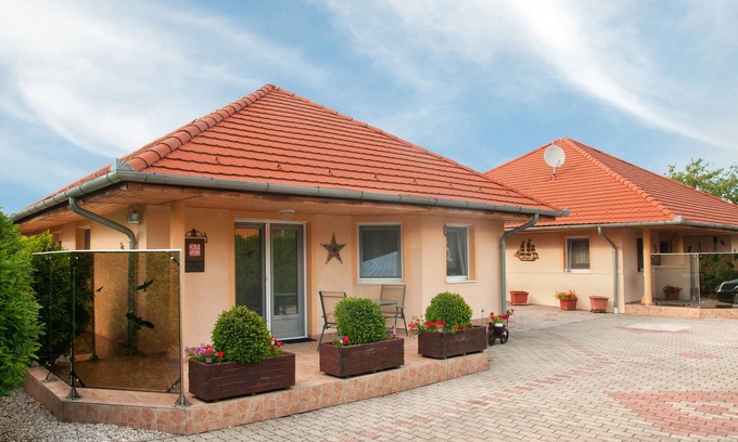 Balatonbereny House | High quality house family idyll for 4-8 persons., Pool, Climate, Lake 1000m', Saun