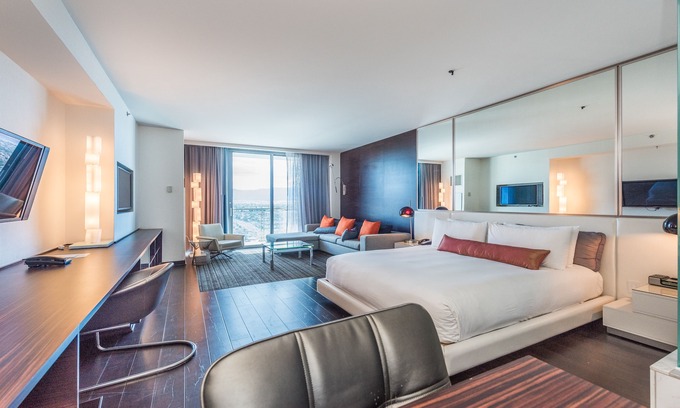 Las Vegas Hotel | High Rise Condo- Few minutes from the strip!