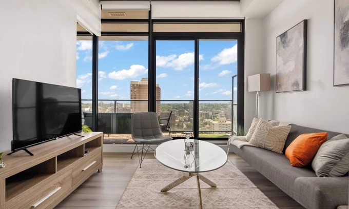 Connaught Apartment | High-Rise Haven | AC, VIEWS, Pool, Gym & Parking