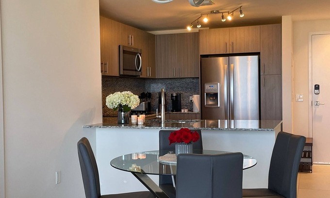 Doral Apartment | High rise luxury condo in Downtown Doral