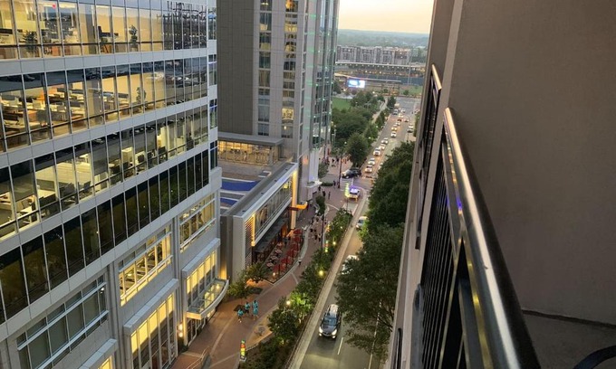 Charlotte Center City Apartment | High Rise - Pool & Gym - Breathtaking City Views