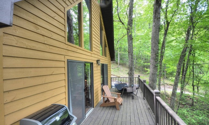 Robbinsville Cabin | High Rocks - Family Fun Cabin + Minutes from the Tail of the Dragon