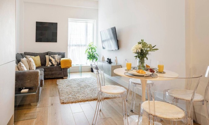 Welwyn Garden City Apartment | High Spec 1 Bed Apartment in Hertfordshire | Free Parking
