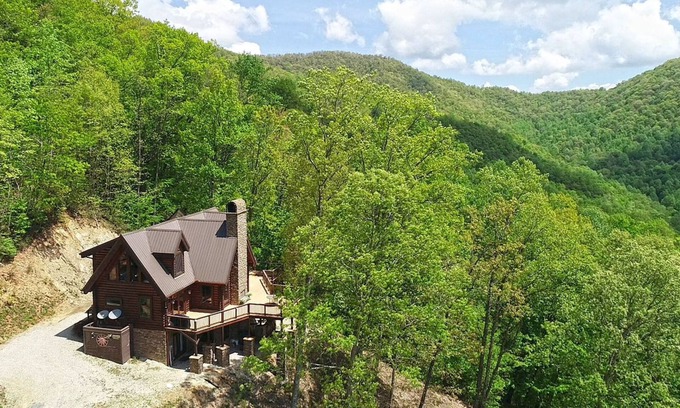 Bryson City Cabin | High Springs Retreat Bryson City