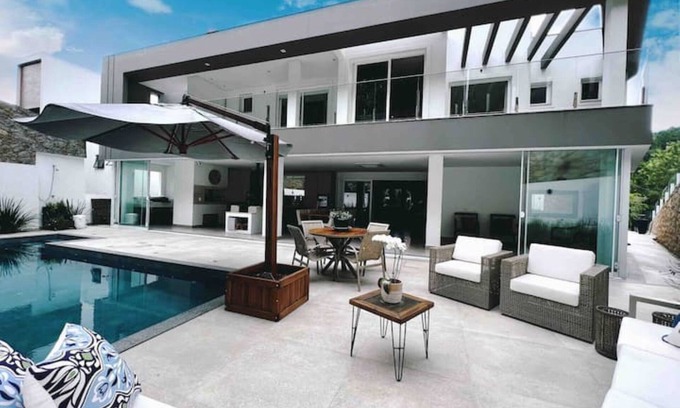 Itacorubi House | High standard house with pool - Florianópolis