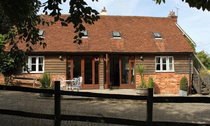 Newbury Bed & Breakfast | High Street Farm Barn