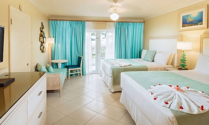 Rodney Bay Apartment | High Tides and Good Vibes! Full Kitchen, Outdoor Swimming Pool, Beach Access!