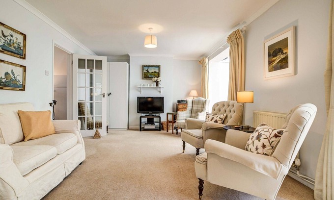Woodstock House | High Trees Blenheim View | Woodstock Holiday Let | 3 Beds & Sleeps 5