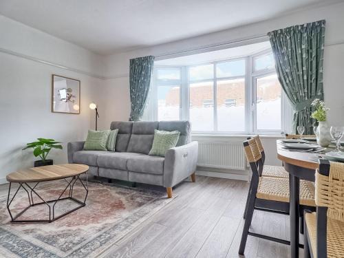 Walton on the Naze House | High View House