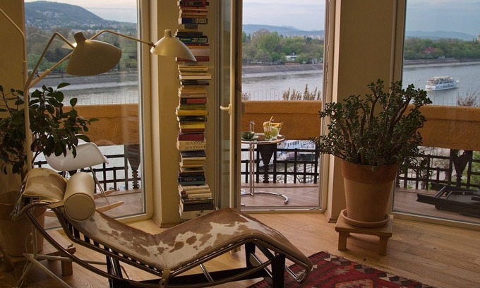 Ujlipotvaros Apartment | Highend Budapest is a stylish apartment located on riverside in the city center