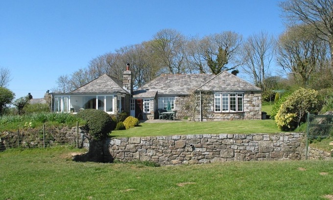 Blisland Cottage | HIGHER TUMROSE, pet friendly, country holiday cottage in Blisland