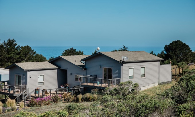 Manchester House | Highest Rated! Mendocino Coast Luxurious Home-Ocean/Hills/Pastoral Views