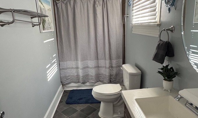 Jackson Apartment | Highland Ave 1-Bedroom Apartment