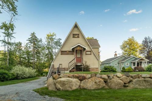 Stoddard House | Highland Lake Waterfront Cabin