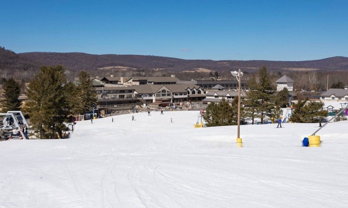 Fairfield Cabin | Highland Queen | Relaxing Getaway Near Slopes