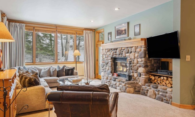 Highlands Townhomes Condo | Highlands Lodge 106 - 3 Bedroom Residence