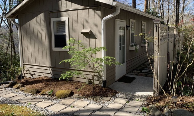 Highlands Cottage | Highlands mountain cottage-14 minutes to town!