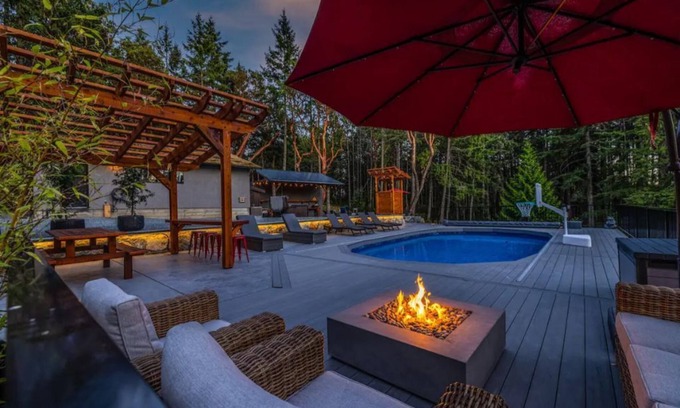 Highlands House | Highlands Oasis BCnn