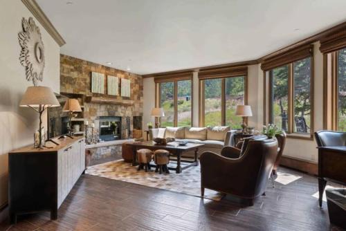 Highlands Townhomes Apartment | Highlands Slopeside 212 by East West Hospitality