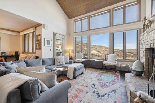 Highlands Townhomes Apartment | Highlands Slopeside 503 by East West Hospitality