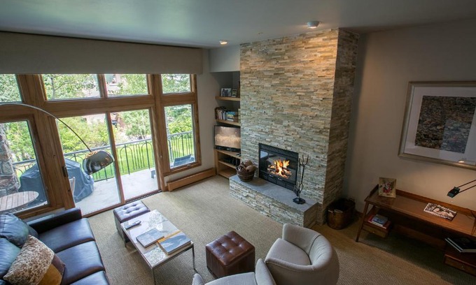 Highlands Townhomes Apartment | Highlands Townhome by Vail Realty