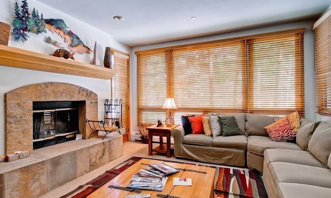 Highlands Townhomes Condo | Highlands Westview 105