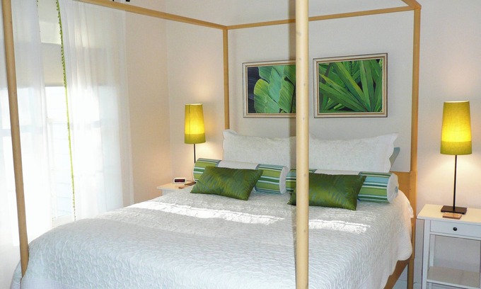 The Old Commons House | Highly recommended Historic District Getaway-Walk or Bike Everywhere!