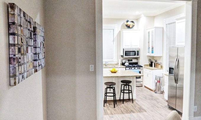 Washington Ave./ Memorial Park House | Highly Sought Cozy 2BR Modern House Best Location