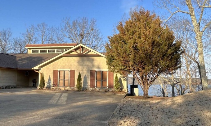 Iuka House | Highstone Cottage Lakefront on Pickwick Lake