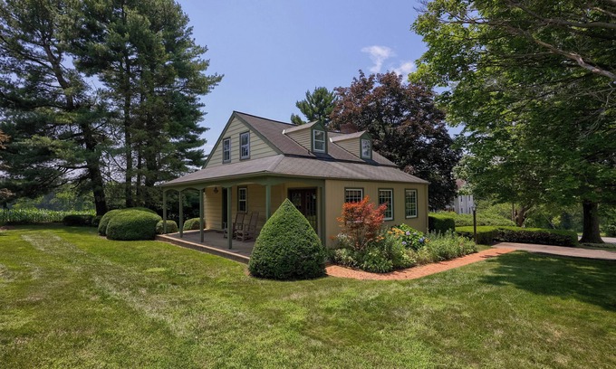 Conestoga House | Highville Hideaway - 2 bed, 1 bath, country views