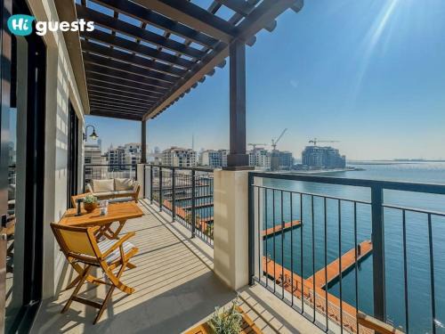Dubai Apartment | HiGuests - Beachfront Living Stunning 4 BR with Maid's Room