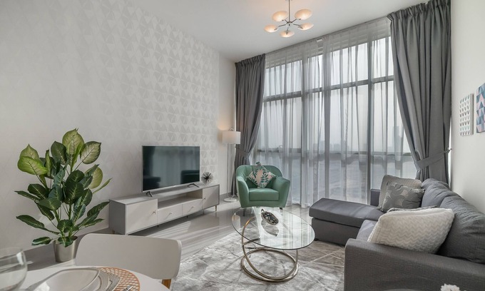Jumeirah Village Apartment | HiGuests - Oudah Tower