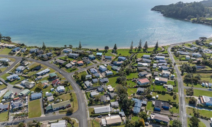 Hihi House | Hihi Haven - Ruawai Two Waters Holiday Home