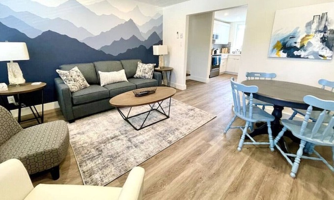 Meaford Apartment | "Hike" at Hills Meaford | 2BD Suite + Pets!