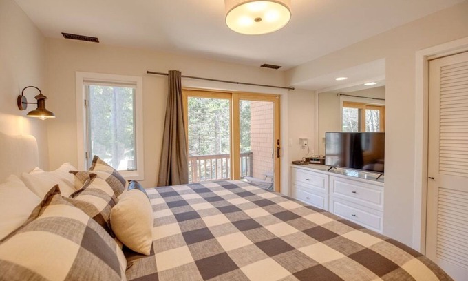 Bretton Woods Condo | Hike, Bike & Explore Bretton Woods | 1st on Mountain Lux Suite