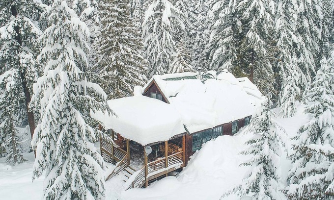 Government Camp Cabin | Hike & Bike out the Door and Paddle Nearby, Dog-Friendly, BBQ