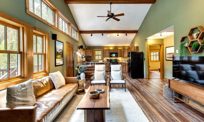 Almont House | Hike, Bike, Raft Colorado Home Near Crested Butte