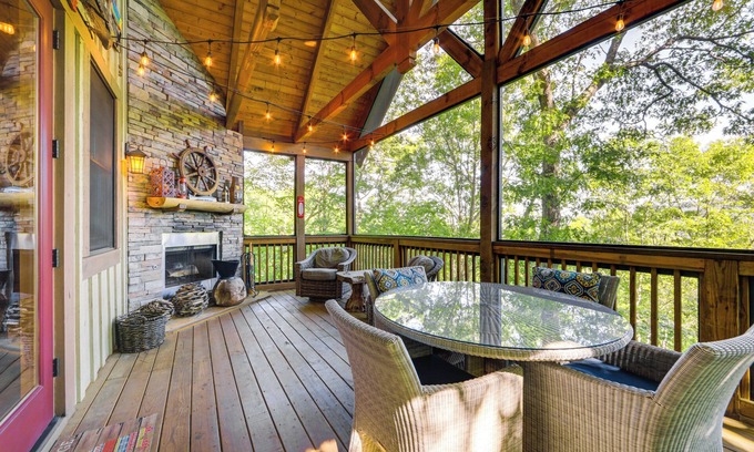 Bear Lake Reserve Cottage | Hike & Boat: Cozy Bear Lake Cottage!