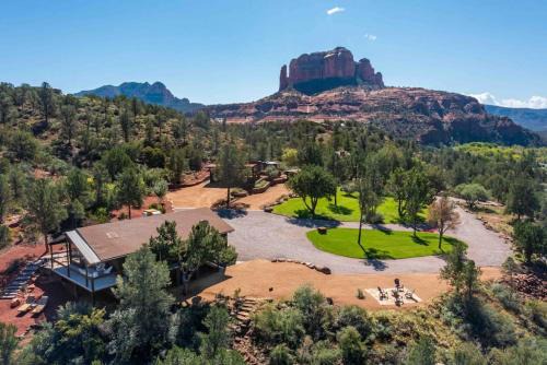 Back O' Beyond House | Hike Cathedral Rock and then cool off in Oak Creek!