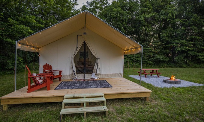 Cassville RV Rental | Hike, Fish, Stargaze near Roaring River State Park
