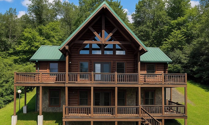 Grassy Creek Cabin | Hike, Paddle, Relax - August is Made for Mountain Memories @ Dream Mtn Lodge