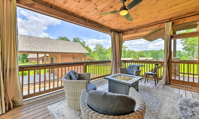 Glenville Cottage | Hike to Waterfalls: Chinquapin Mountain Retreat