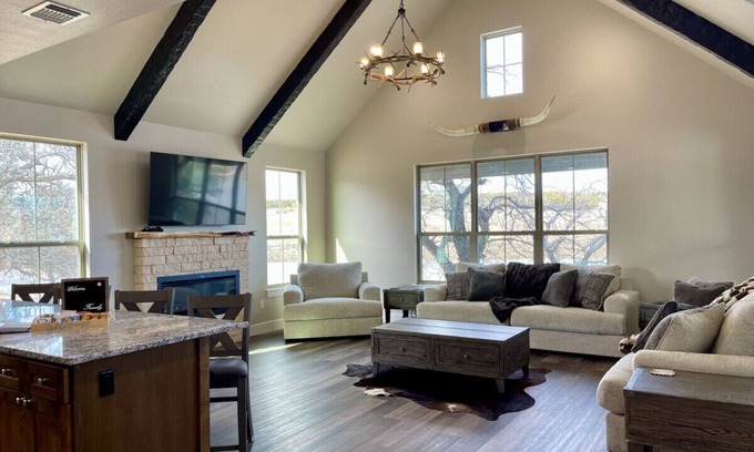 Nemo House | Hiking Delight - Premier Waterfront Escape at Twin Canyons Longhorn Ranch
